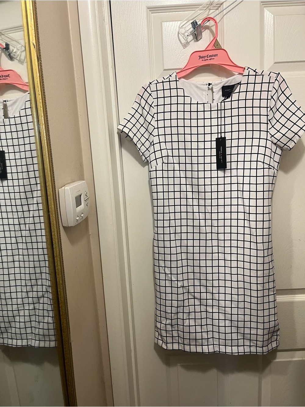 Romeo & Juliet Couture White and Black Grid Shift Dress